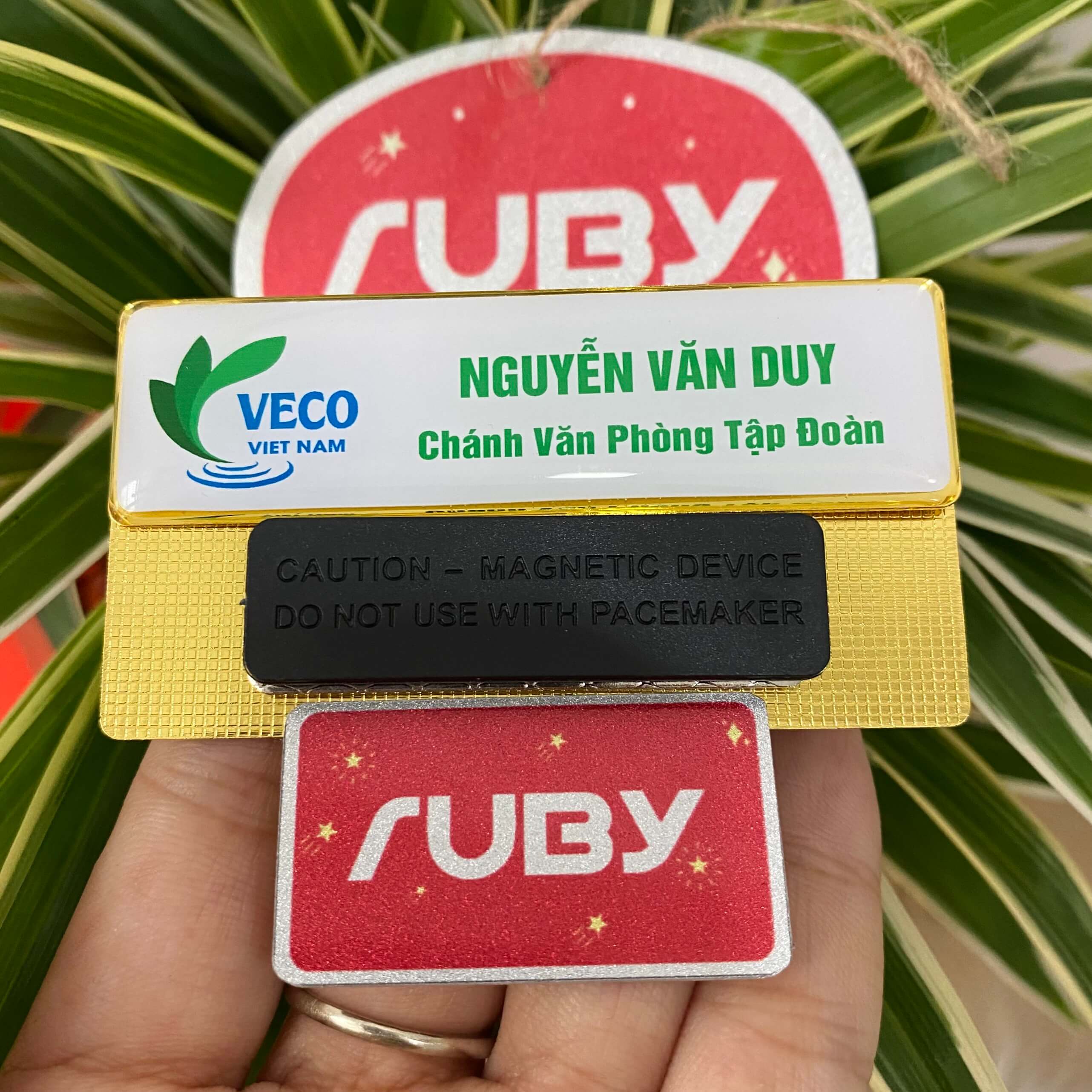 Bảng tên nhân viên in tên